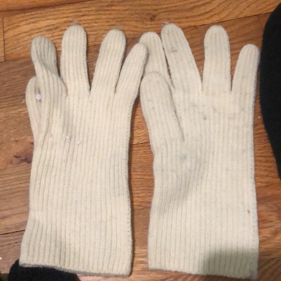 Winter bundle: JCREW white hat/gloves, black hat, NWT gloves, fleece gloves - Picture 7 of 7
